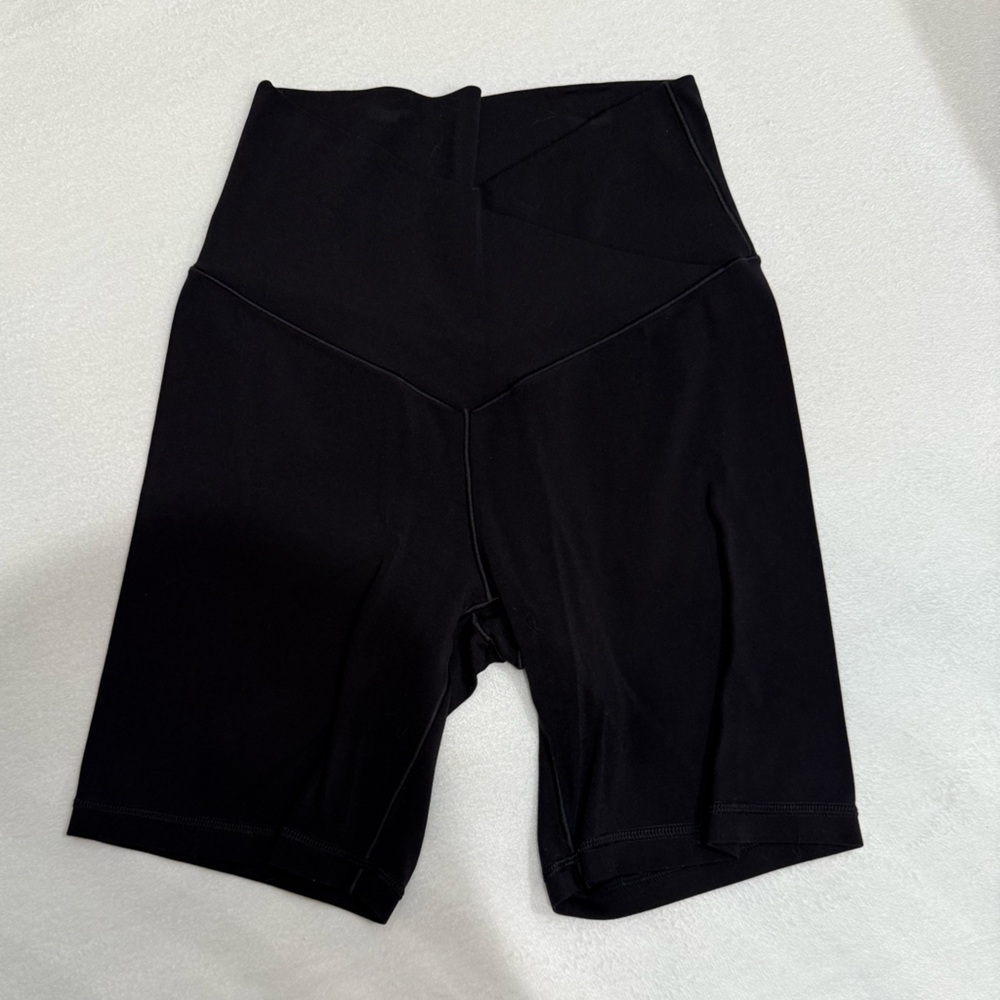 Crossover biker shorts
